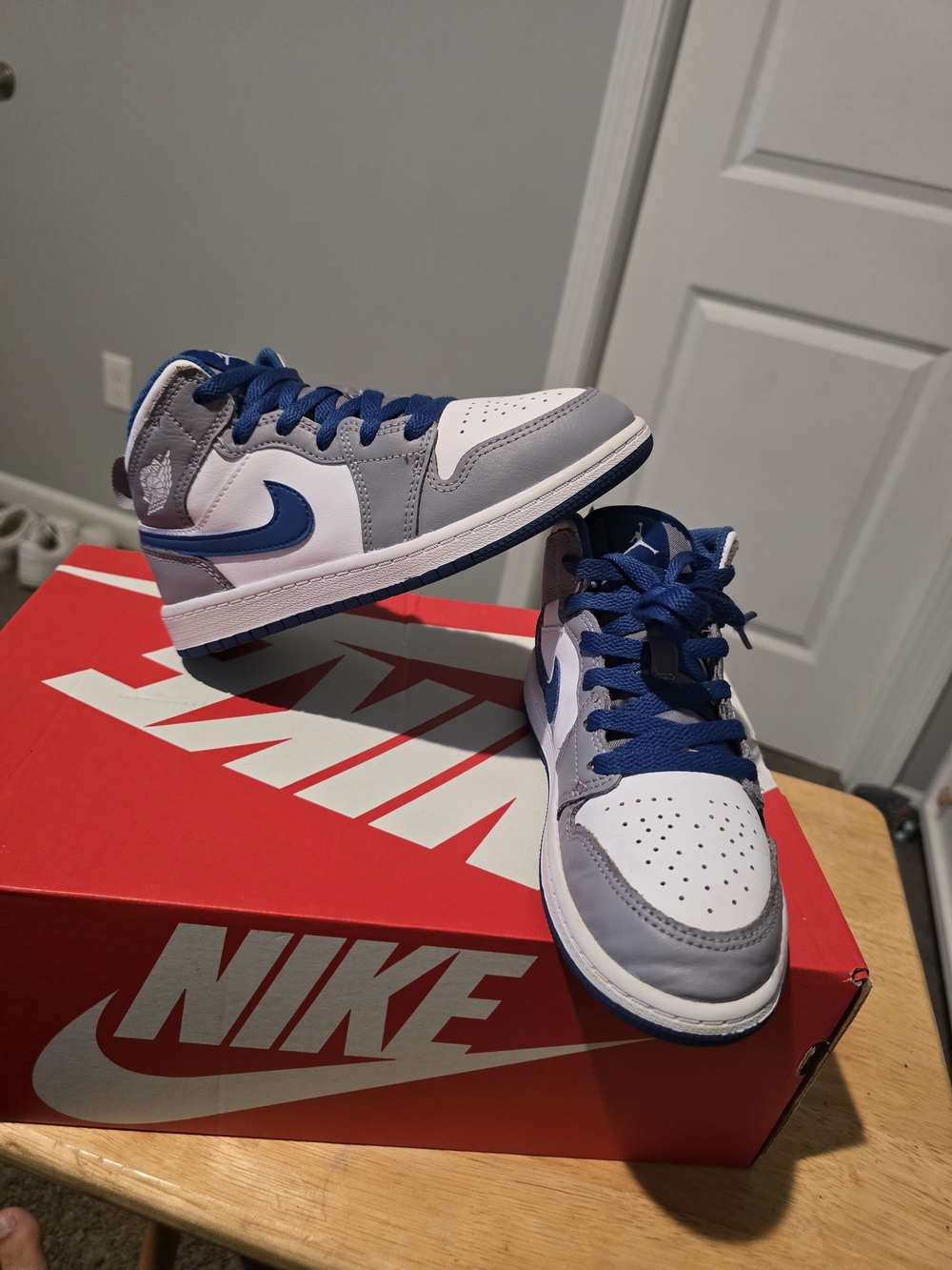 Jordan 1 Mid True Blue Pre School Size 1Y DQ8424-014 Air Jordan Mid